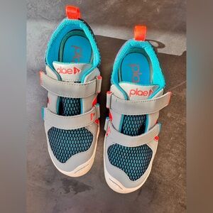 Plae blue grey and hint of orange NEW size 3